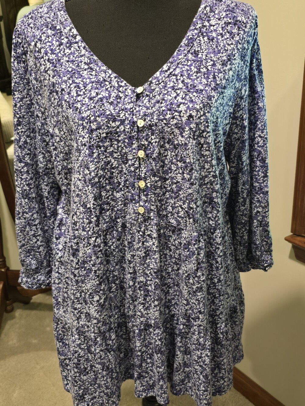 JJILL!!! Women's PURPLE Floral Button-Front V-Neck Tunic Top
